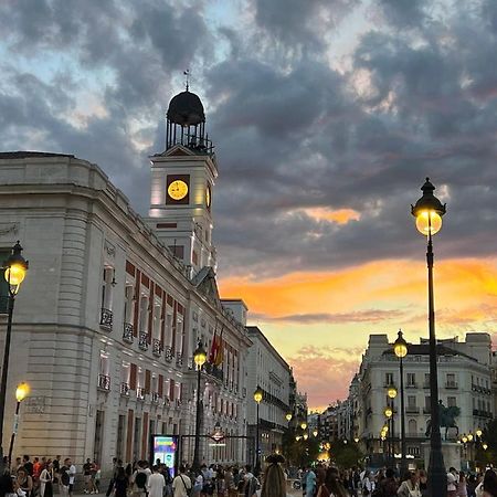 Apartamento En Centro De Madrid Luaran gambar