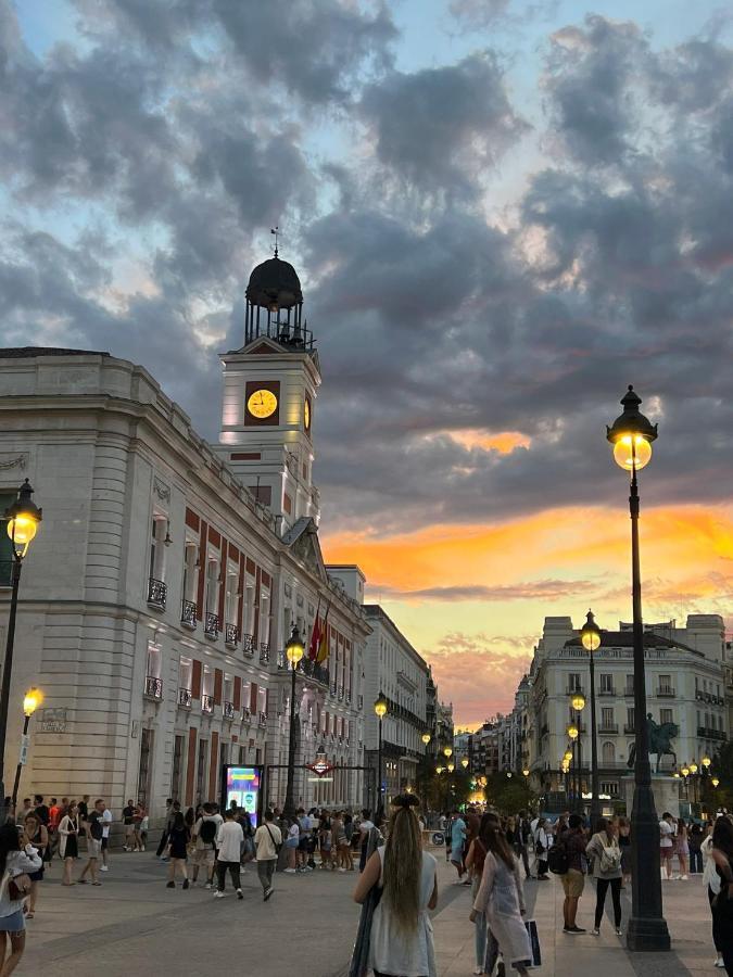 Apartamento En Centro De Madrid Luaran gambar